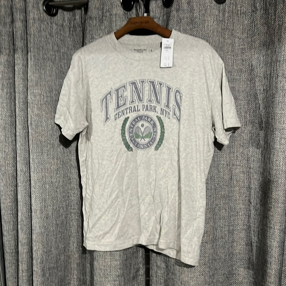 Abercrombie & Fitch Small Graphic Tee